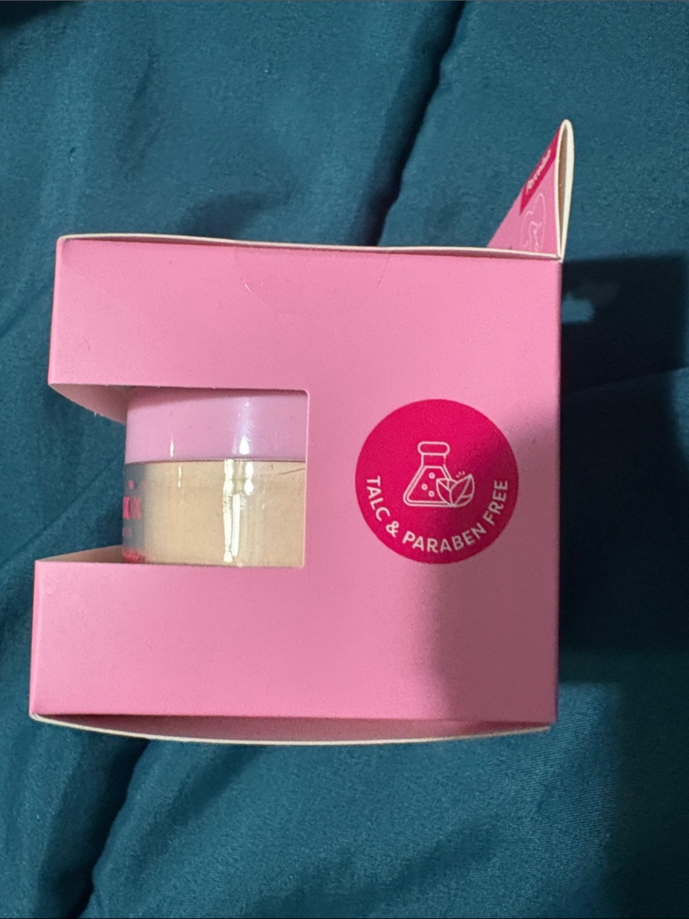 Matte Setting Powder - Porcelain (Pink Packaging) - Picture 5 of 5